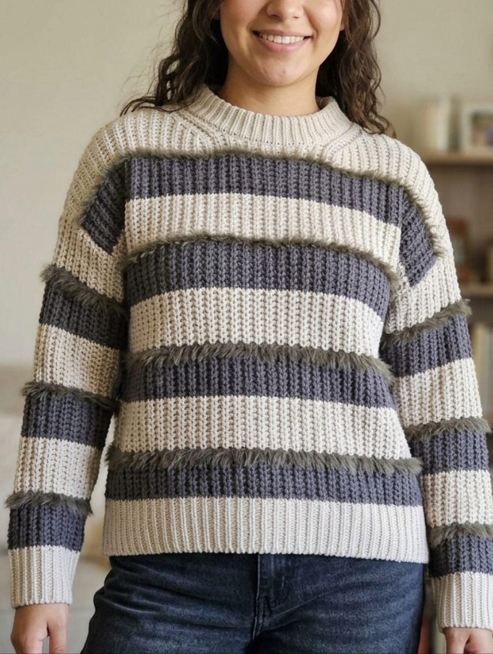 Striped Crewneck Fringe Knit Sweater - Cream & Gray